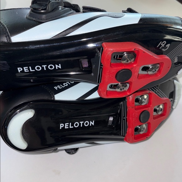 Peloton black cycling shoes. Size 39. LNWOT. - Picture 8 of 8
